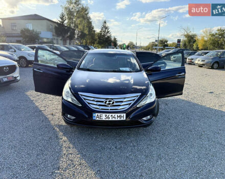 Синій Хендай Соната, об'ємом двигуна 2.36 л та пробігом 127 тис. км за 7750 $, фото 1 на Automoto.ua