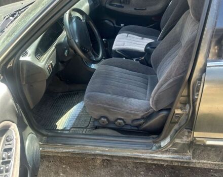 Зелений Хендай Соната, об'ємом двигуна 2 л та пробігом 500 тис. км за 750 $, фото 5 на Automoto.ua