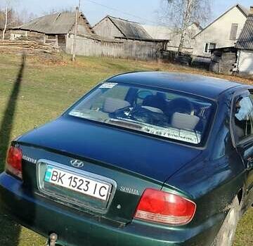 Зеленый Хендай Соната, объемом двигателя 2 л и пробегом 257 тыс. км за 3000 $, фото 1 на Automoto.ua