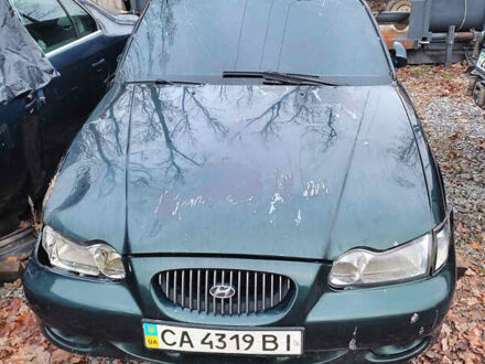 Зелений Хендай Соната, об'ємом двигуна 2 л та пробігом 235 тис. км за 1300 $, фото 1 на Automoto.ua