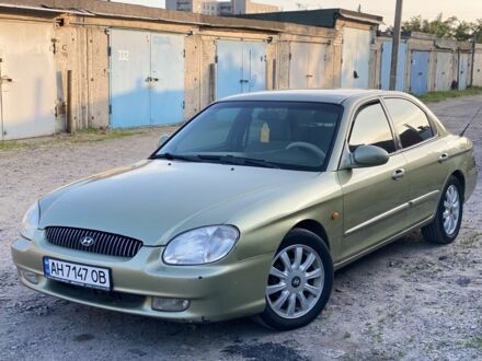 Хендай Соната 2001 у Кременчуге на Automoto.ua Зелений Хендай Соната, об'ємом двигуна 2 л та пробігом 200 тис. км за 2750 $, фото 1 на Automoto.ua