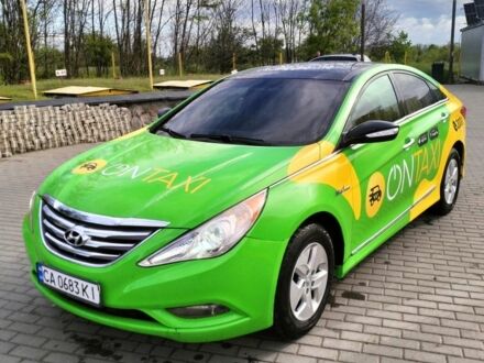 Хендай Соната 2013 у Смеле на Automoto.ua Зелений Хендай Соната, об'ємом двигуна 2.4 л та пробігом 220 тис. км за 11000 $, фото 1 на Automoto.ua
