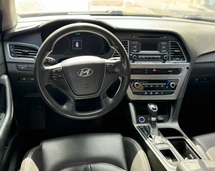 Помаранчевий Хендай Соната, об'ємом двигуна 2 л та пробігом 320 тис. км за 79999 $, фото 7 на Automoto.ua