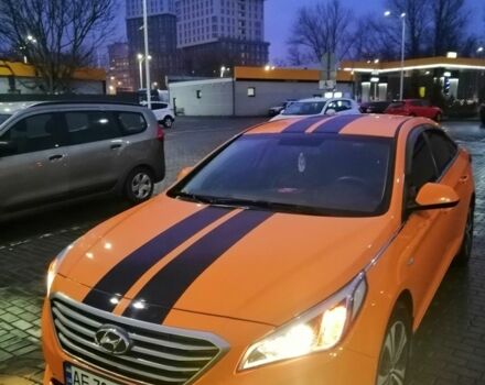 Помаранчевий Хендай Соната, об'ємом двигуна 2 л та пробігом 248 тис. км за 8300 $, фото 4 на Automoto.ua