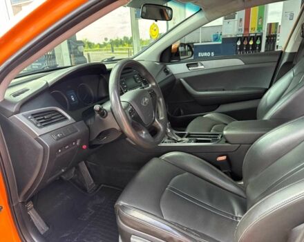 Помаранчевий Хендай Соната, об'ємом двигуна 2 л та пробігом 320 тис. км за 79999 $, фото 6 на Automoto.ua