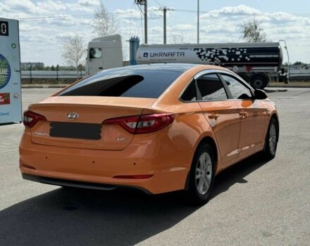 Помаранчевий Хендай Соната, об'ємом двигуна 2 л та пробігом 320 тис. км за 79999 $, фото 2 на Automoto.ua