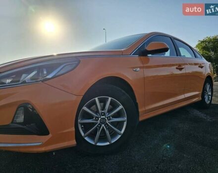 Помаранчевий Хендай Соната, об'ємом двигуна 2 л та пробігом 311 тис. км за 7999 $, фото 6 на Automoto.ua