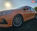 Помаранчевий Хендай Соната, об'ємом двигуна 2 л та пробігом 311 тис. км за 7999 $, фото 6 на Automoto.ua