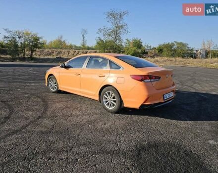 Помаранчевий Хендай Соната, об'ємом двигуна 2 л та пробігом 311 тис. км за 7999 $, фото 11 на Automoto.ua
