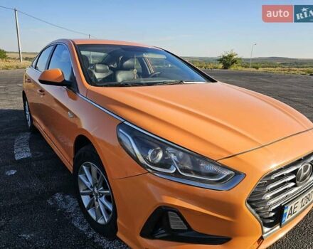 Помаранчевий Хендай Соната, об'ємом двигуна 2 л та пробігом 311 тис. км за 7999 $, фото 1 на Automoto.ua