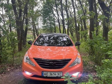 Хендай Соната 2014 у Павлограде на Automoto.ua Помаранчевий Хендай Соната, об'ємом двигуна 2 л та пробігом 230 тис. км за 7500 $, фото 1 на Automoto.ua