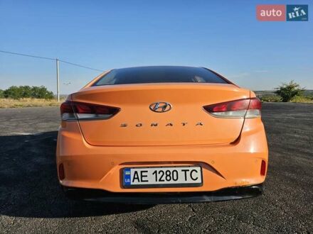 Помаранчевий Хендай Соната, об'ємом двигуна 2 л та пробігом 311 тис. км за 7999 $, фото 1 на Automoto.ua
