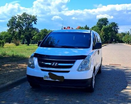 Белый Хендай Старекс, объемом двигателя 2.5 л и пробегом 20000 тыс. км за 9200 $, фото 1 на Automoto.ua