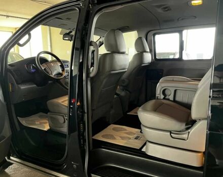 Чорний Хендай Старекс, об'ємом двигуна 2.5 л та пробігом 80 тис. км за 32000 $, фото 9 на Automoto.ua