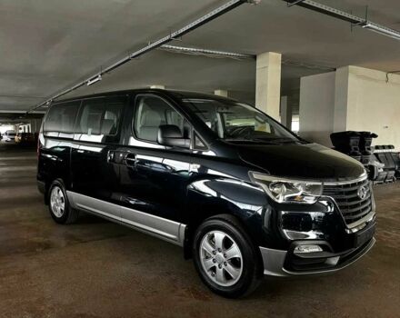 Чорний Хендай Старекс, об'ємом двигуна 2.5 л та пробігом 80 тис. км за 32000 $, фото 3 на Automoto.ua