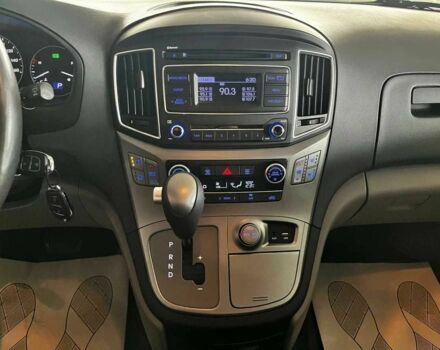 Чорний Хендай Старекс, об'ємом двигуна 2.5 л та пробігом 80 тис. км за 32000 $, фото 8 на Automoto.ua