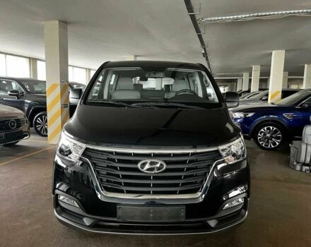 Чорний Хендай Старекс, об'ємом двигуна 2.5 л та пробігом 80 тис. км за 32000 $, фото 4 на Automoto.ua