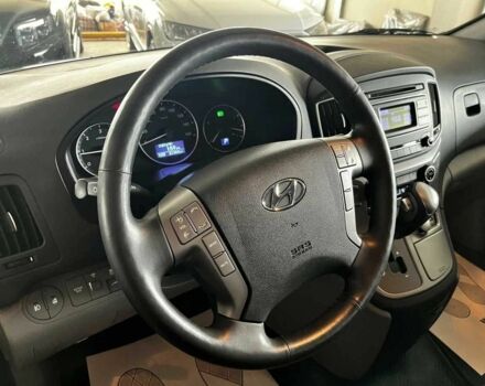 Чорний Хендай Старекс, об'ємом двигуна 2.5 л та пробігом 80 тис. км за 32000 $, фото 6 на Automoto.ua