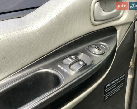 Серый Хендай Старекс, объемом двигателя 2.48 л и пробегом 191 тыс. км за 5000 $, фото 11 на Automoto.ua