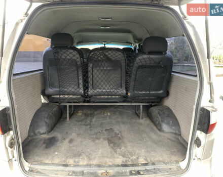 Серый Хендай Старекс, объемом двигателя 2.48 л и пробегом 191 тыс. км за 5000 $, фото 18 на Automoto.ua