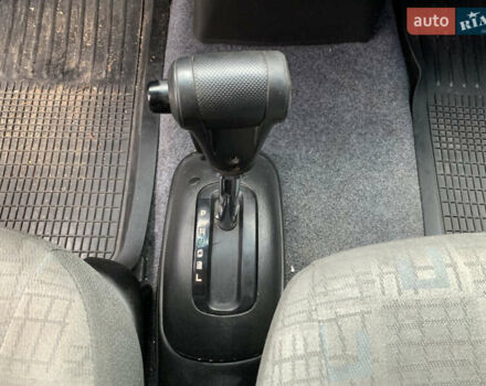 Серый Хендай Старекс, объемом двигателя 2.48 л и пробегом 191 тыс. км за 5000 $, фото 21 на Automoto.ua