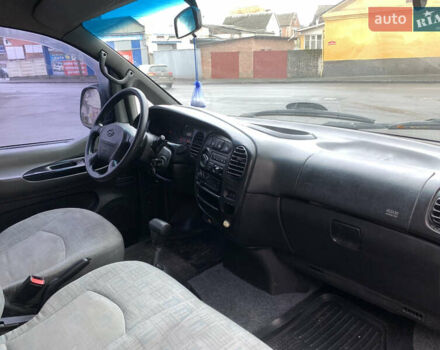 Серый Хендай Старекс, объемом двигателя 2.48 л и пробегом 191 тыс. км за 5000 $, фото 13 на Automoto.ua