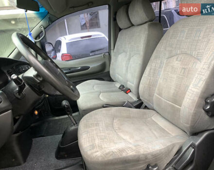 Серый Хендай Старекс, объемом двигателя 2.48 л и пробегом 191 тыс. км за 5000 $, фото 17 на Automoto.ua