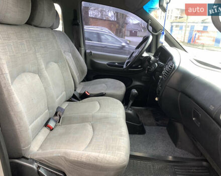 Серый Хендай Старекс, объемом двигателя 2.48 л и пробегом 191 тыс. км за 5000 $, фото 14 на Automoto.ua