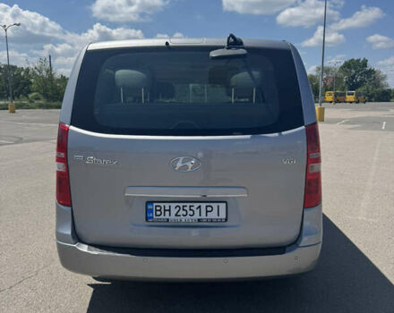 Серый Хендай Старекс, объемом двигателя 2.5 л и пробегом 147 тыс. км за 21500 $, фото 5 на Automoto.ua