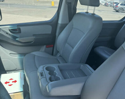 Серый Хендай Старекс, объемом двигателя 2.5 л и пробегом 147 тыс. км за 21500 $, фото 9 на Automoto.ua