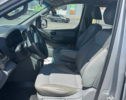 Серый Хендай Старекс, объемом двигателя 2.5 л и пробегом 147 тыс. км за 21500 $, фото 8 на Automoto.ua