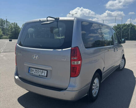 Серый Хендай Старекс, объемом двигателя 2.5 л и пробегом 147 тыс. км за 21500 $, фото 4 на Automoto.ua