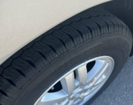 Серый Хендай Старекс, объемом двигателя 2.5 л и пробегом 147 тыс. км за 21500 $, фото 3 на Automoto.ua