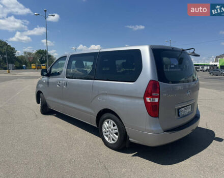 Серый Хендай Старекс, объемом двигателя 2.5 л и пробегом 147 тыс. км за 21500 $, фото 6 на Automoto.ua