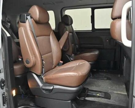 Хендай Старекс 2020 в Киеве на Automoto.ua Серый Хендай Старекс, объемом двигателя 2.5 л и пробегом 27 тыс. км за 21000 $, фото 10 на Automoto.ua