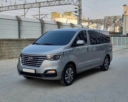 Серый Хендай Старекс, объемом двигателя 2.5 л и пробегом 27 тыс. км за 21000 $, фото 1 на Automoto.ua