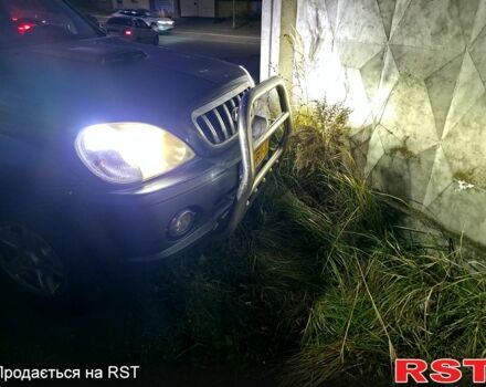 Фиолетовый Хендай Терракан, объемом двигателя 2.9 л и пробегом 377 тыс. км за 3500 $, фото 8 на Automoto.ua