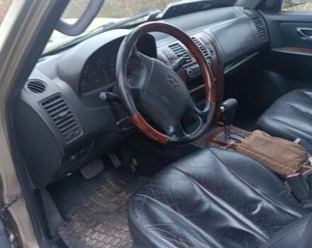 Серый Хендай Терракан, объемом двигателя 2.9 л и пробегом 315 тыс. км за 2700 $, фото 4 на Automoto.ua