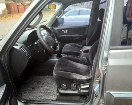 Серый Хендай Терракан, объемом двигателя 2.5 л и пробегом 240 тыс. км за 4200 $, фото 2 на Automoto.ua