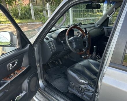 Серый Хендай Терракан, объемом двигателя 2.9 л и пробегом 300 тыс. км за 4000 $, фото 1 на Automoto.ua