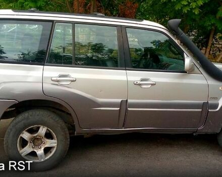 Серый Хендай Терракан, объемом двигателя 2.9 л и пробегом 435 тыс. км за 3800 $, фото 4 на Automoto.ua