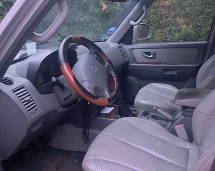 Серый Хендай Терракан, объемом двигателя 2.9 л и пробегом 327 тыс. км за 7000 $, фото 3 на Automoto.ua