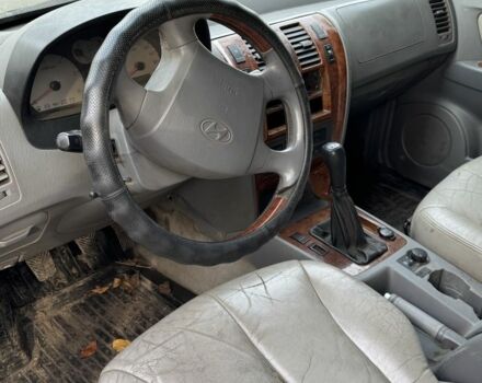 Серый Хендай Терракан, объемом двигателя 0 л и пробегом 200 тыс. км за 2200 $, фото 7 на Automoto.ua