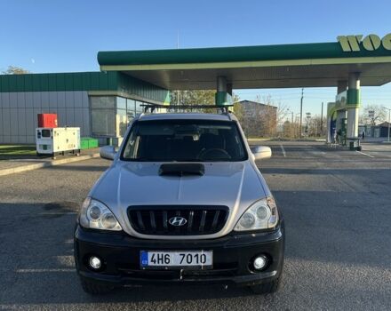 Серый Хендай Терракан, объемом двигателя 0 л и пробегом 300 тыс. км за 4600 $, фото 1 на Automoto.ua