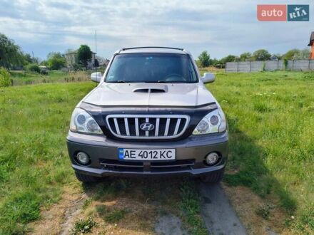 Хендай Терракан 2002 у Дніпро (Дніпропетровську) на Automoto.ua Сірий Хендай Терракан, об'ємом двигуна 2.9 л та пробігом 275 тис. км за 6950 $, фото 1 на Automoto.ua