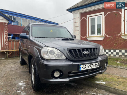 Хендай Терракан 2003 в Киеве на Automoto.ua Серый Хендай Терракан, объемом двигателя 2.9 л и пробегом 295 тыс. км за 7200 $, фото 1 на Automoto.ua