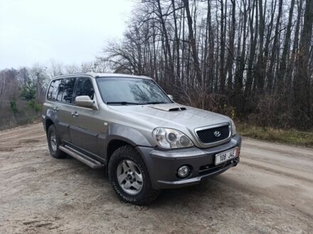 Серый Хендай Терракан, объемом двигателя 2.9 л и пробегом 333 тыс. км за 3200 $, фото 1 на Automoto.ua