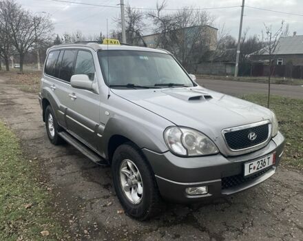Серый Хендай Терракан, объемом двигателя 2.9 л и пробегом 260 тыс. км за 3500 $, фото 1 на Automoto.ua