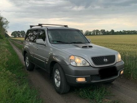 Хендай Терракан 2005 в Павлограде на Automoto.ua Серый Хендай Терракан, объемом двигателя 2.9 л и пробегом 260 тыс. км за 4000 $, фото 1 на Automoto.ua