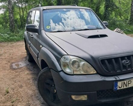Серый Хендай Терракан, объемом двигателя 3 л и пробегом 300 тыс. км за 3500 $, фото 1 на Automoto.ua